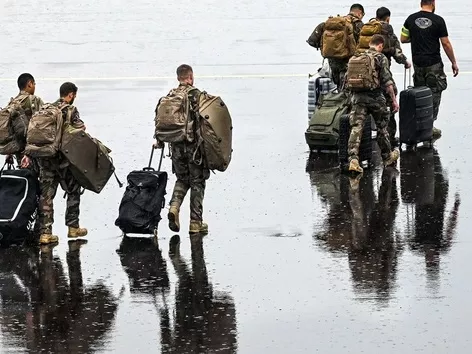 Ausländer, die weniger als 3 Jahre in der AFU gedient haben, können sich in der Ukraine legalisieren: wie man eine Aufenthaltserlaubnis oder eine Einwanderungserlaubnis erhält