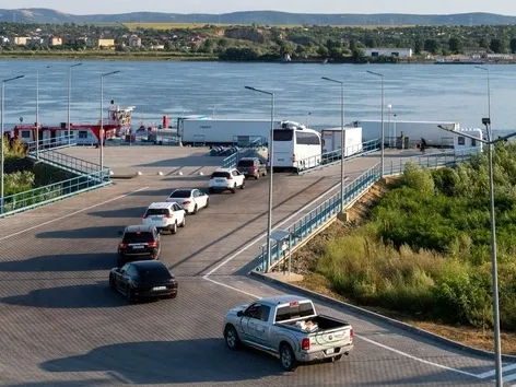 Orlivka - Isakcha ferry crossing: working hours and border crossing rules