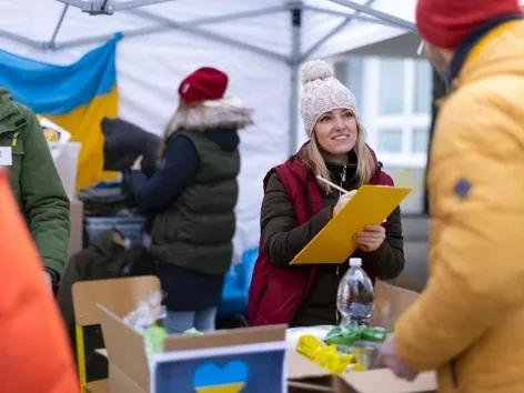 Foreign volunteers in Ukraine: how to get a residence permit?