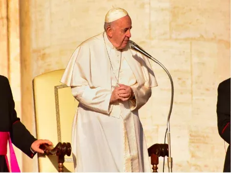Папа Римський закликав Україну до переговорів під білим прапором: Зеленський обурився словами понтифіка