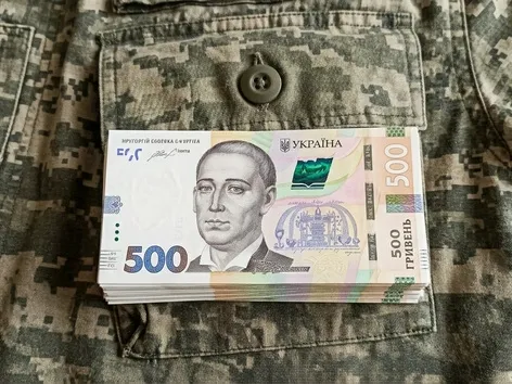 Ukraine Updates Military Payments in 2026: Up to UAH 460,000 Per Month