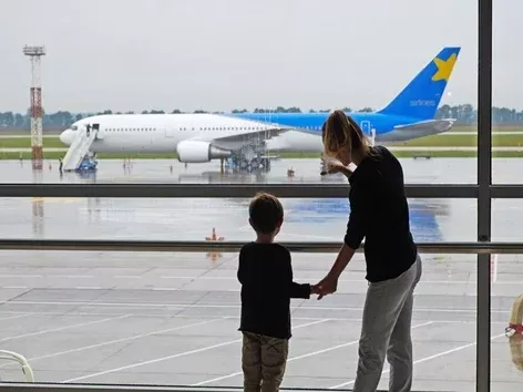 В Украине анонсировали открытие аэропорта во время войны: насколько это возможно