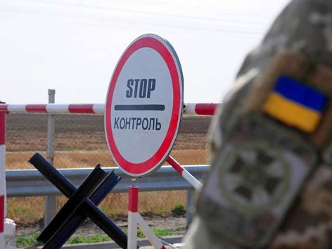 According to what documents can foreigners stay on the territory of Ukraine during the war?