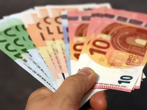 Quel est le salaire horaire dans les pays de l'UE et comment diffère-t-il de celui de l'Ukraine ?