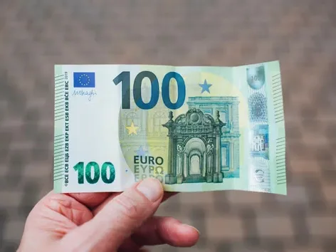 Comment les Ukrainiens peuvent recevoir une pension en Allemagne : conditions, durée de service et exigences minimales
