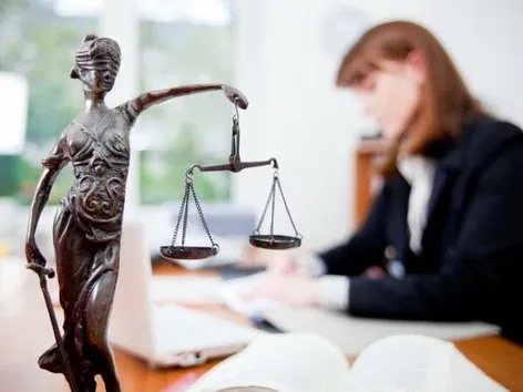 Дитина, яка подорожує на екскурсію та повертається з батьками: які документи потрібні для перетворення кордону? Юристи з Visit Ukraine пояснюють