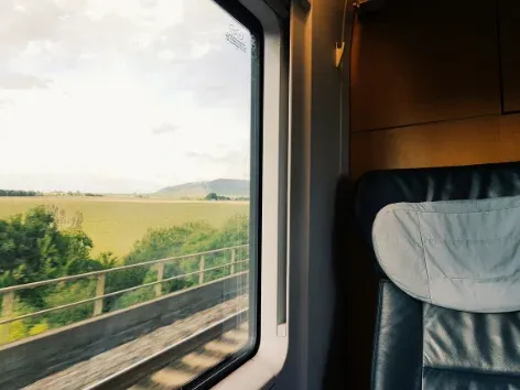 Was man für Komfort im Zug mitnehmen sollte: Dinge, die Ihre Wahrnehmung von gemütlichem Reisen verändern werden