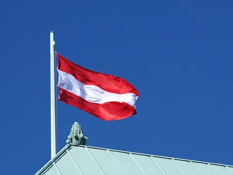 Österreich schreibt die Zulassung von Fahrzeugen mit ukrainischen Kennzeichen vor: Fristen, NoVA-Steuer und Handlungsmöglichkeiten