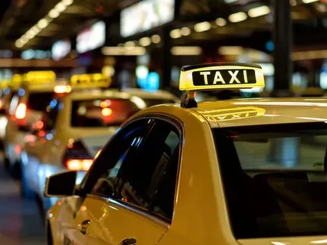 Il servizio taxi potrebbe essere consentito durante il coprifuoco a Kyiv: cosa si sa