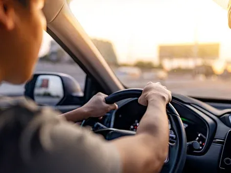 Restrizione o privazione del diritto di guidare un'auto in Ucraina: qual è la differenza e quali sono le conseguenze per i conducenti?