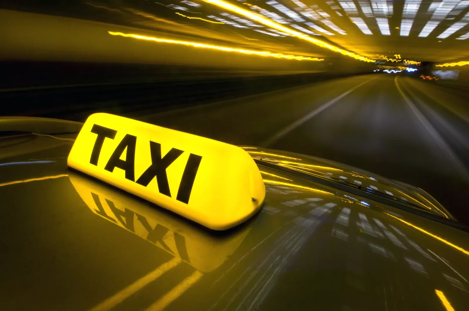 Bolt and Ukon taxis will start working during curfew: where and when they want to launch trips