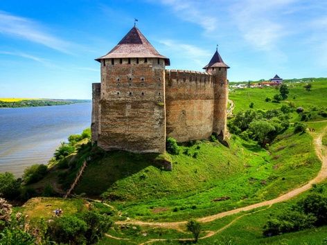 Traveling by car: picturesque places in Ukraine worth visiting