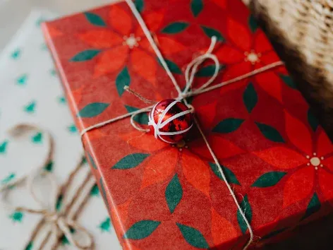 Die besten Geschenke für die Neujahrsferien, die es wert sind, geliebten Menschen geschenkt zu werden