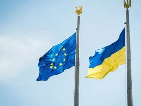 Residence permit in Ukraine and visa-free regime: terms and conditions 2024