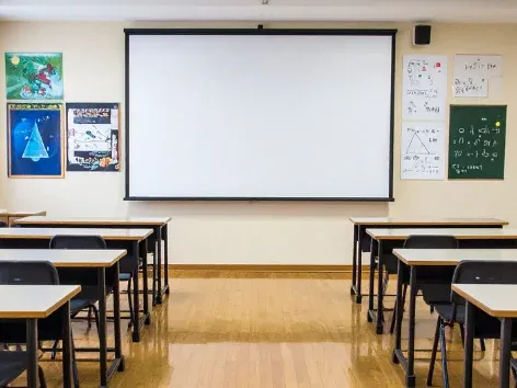 ¿Estudiarán los escolares hasta finales de julio? Ucrania puede acortar las vacaciones y extender el año escolar
