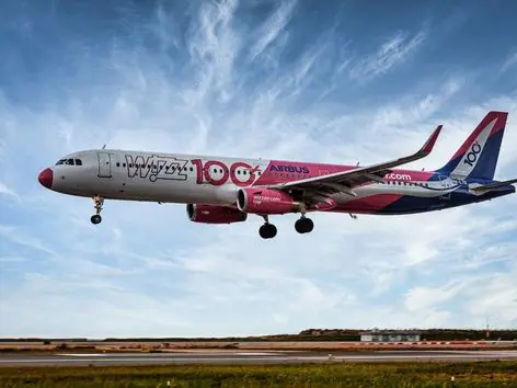 Wizz Air скасовує понад 20 маршрутів з Польщі: деталі