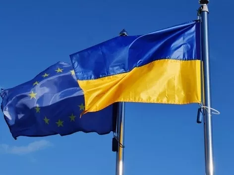 ЕС планирует продлить временную защиту, но готовит планы по возвращению и интеграции украинцев: детали предложения Европейской комиссии