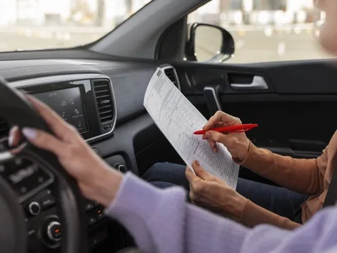 Reform der Fahrschulen in der Ukraine: Das Innenministerium bereitet neue Vorschriften für Fahrlehrer und Fahrschüler vor