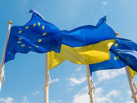 Временная защита украинцев официально продлена до 2024 года