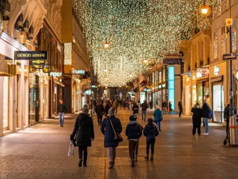 Nowy Rok za granicą 2025–2026: dokąd mogą jechać Ukraińcy i jak zaoszczędzić na podróżach