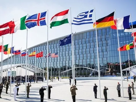 What does Ukraine expect from the NATO summit and what are the obstacles?