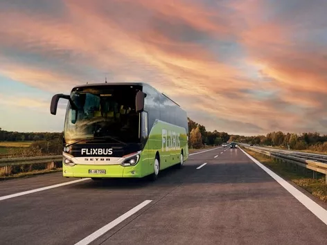 New international bus routes to neighboring countries' airports launched in Ukraine
