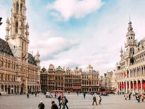 Толпы гарантированно: какие города Европы будут переполнены туристами летом?