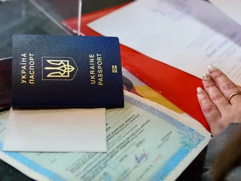 Двійне громадянство в Україні: закон прийнято, але списку країн ще немає