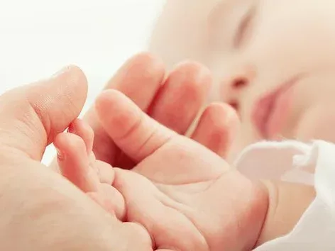 Дополнительные выплаты по 3 000 гривен на новорожденных детей: кому доступны и как получить