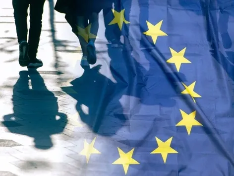 In which countries is protection in place for Ukrainians in 2025?