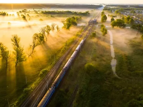 Додаткові поїзди від Укрзалізниці на літо 2025: повний список напрямків та розклад