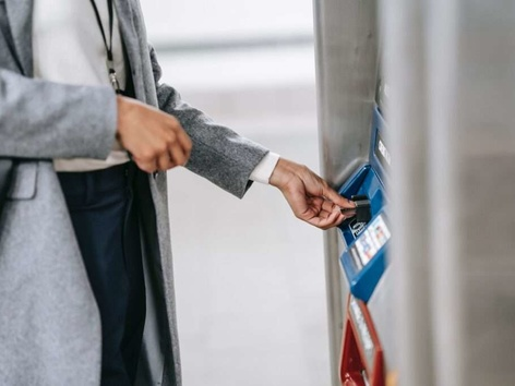 У Польщі з'являться термінали IBOX для поповнення карток українських банків