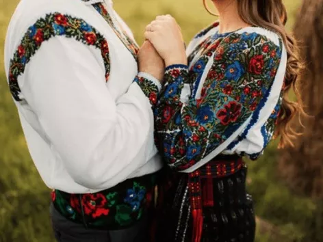 How has the traditional Ukrainian wedding modernized in modern Ukraine?