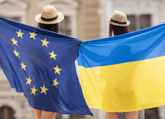 Як перейти з тимчасового захисту на ВНП у ЄС: найпростіші країни для українців у 2026 році