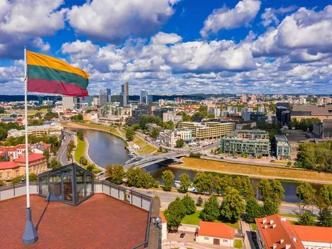 How to get to Ukraine from Lithuania: convenient routes by car or plane + train/bus