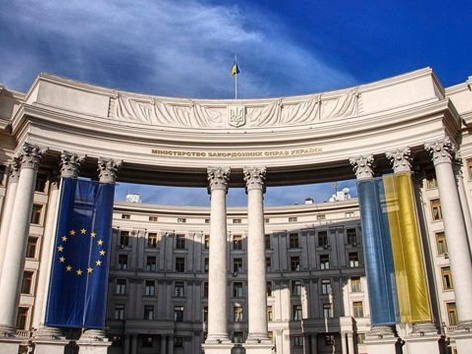 Иностранные посольства возвращаются в Киев
