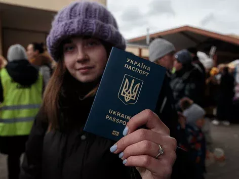 Is it possible to cross the border of Ukraine with an internal passport: updated conditions for departure