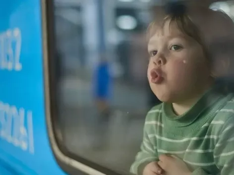 Ukrzaliznytsias „Reisepass“: Wie können Kinder Stempel sammeln, Umarmungen und Geschenke während ihrer Reisen in der Ukraine erhalten?