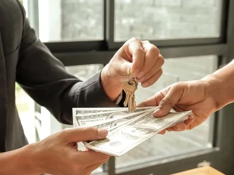 Seasonality of real estate prices in Ukraine: when is it more profitable to buy a home