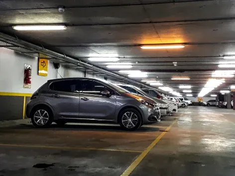 Wo Sie Ihr Auto über Nacht in der Ukraine abstellen können? Ein Leitfaden für Ausländer