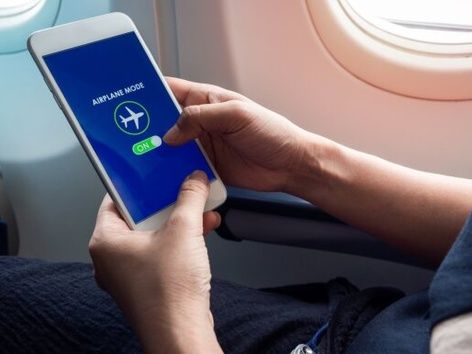 The European Commission has allowed air carriers to use 5G frequencies on board aircraft