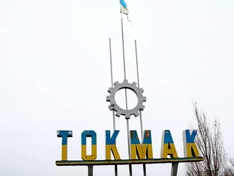 What do experts say about the prospects for liberating Tokmak?