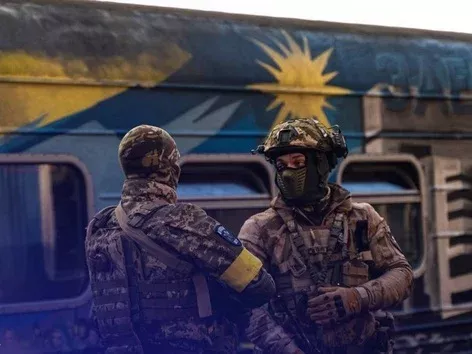 Ukrzaliznytsia launches ticket ordering service for military: how to book