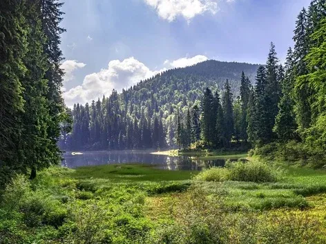 Sicherer Urlaub in der Ukraine im Frühjahr/Sommer 2026: Orte in den Karpaten und in Transkarpatien ohne Touristenmassen
