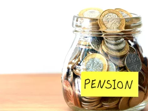 Право на пенсію матимуть українці, які працюють за кордоном: деталі