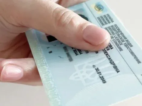 Comment les victimes de bombardements peuvent-elles faire remplacer gratuitement leurs documents de conduite ?