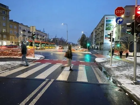 Which road signs remain in effect after intersections: how the rules in Poland and Ukraine differ