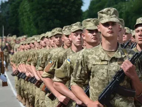 Мобилизация до 25 лет: почему мужчин в этом возрасте могут призвать в армию и законно ли это?