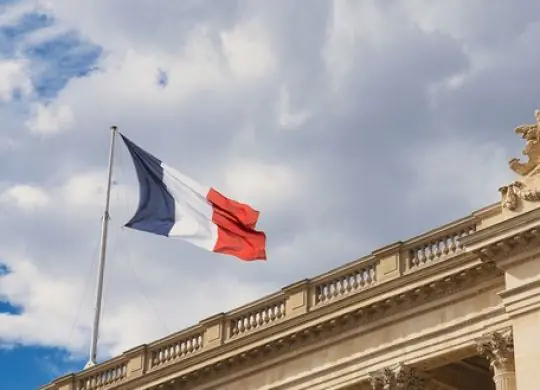 Frankreich führt eine Staatsbürgerschaftsprüfung für Ausländer ein: Was wird sich 2026 ändern