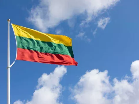 Коли українцям потрібна віза до Литви і як її отримати?